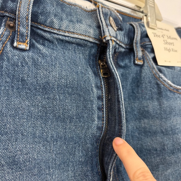 NWT Abercrombie & Fitch 4" Mom Short High Rise Jean Shorts - Picture 8 of 9